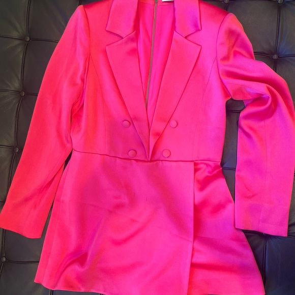 Alice + Olivia Pink Satin Tuxedo Mini Romper - Picture 5 of 6